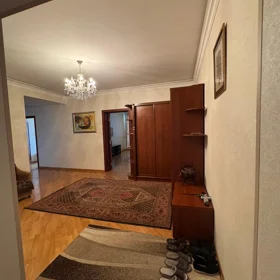 In Baku 140.0 m² apartment is for sale - Image 9