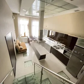 In Baku 600.0 m² house with 8.0 rooms is for sale - Image 8