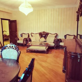 In Baku 175.0 m² apartment is for sale - Image 3