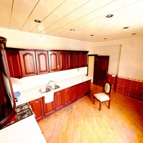 In Baku 175.0 m² apartment is for sale - Image 5