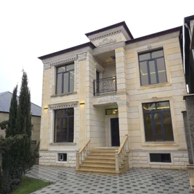 In Baku 360.0 m² house with 7.0 rooms is for sale