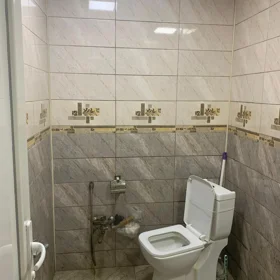 In Baku 80.0 m² apartment is for rent - Image 8