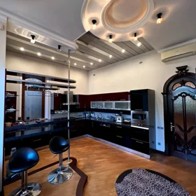 In Baku 1000.0 m² house with 10.0 rooms is for sale - Image 3