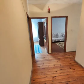 In Baku 110.0 m² apartment is for rent - Image 2