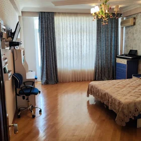 In Baku 156.0 m² apartment is for sale - Image 6