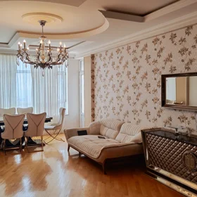In Baku 156.0 m² apartment is for sale - Image 9