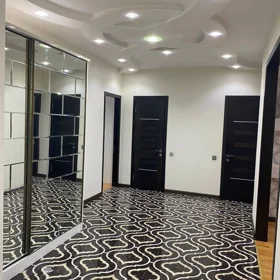 In Səbail rayonu 137.0 m² apartment is for sale - Image 2