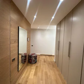 In Baku 170.0 m² apartment is for sale - Image 4