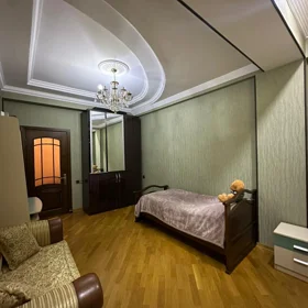 In Baku 145.0 m² apartment is for sale - Image 5