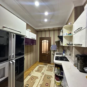 In Baku 145.0 m² apartment is for sale - Image 9