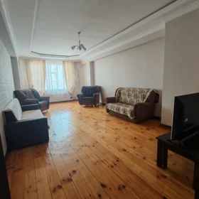 In Baku 90.0 m² apartment is for rent - Image 9