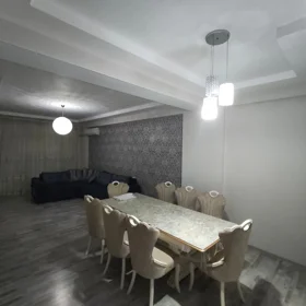 In Baku 185.0 m² apartment is for rent - Image 3