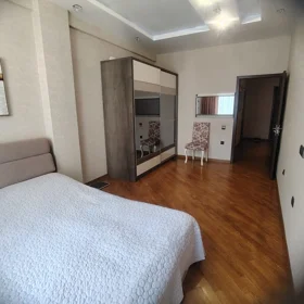 In Baku 100.0 m² apartment is for sale - Image 9