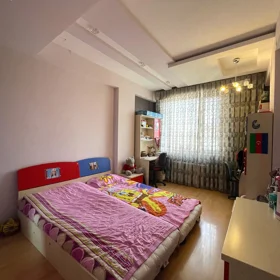 In Baku 150.0 m² apartment is for sale - Image 10