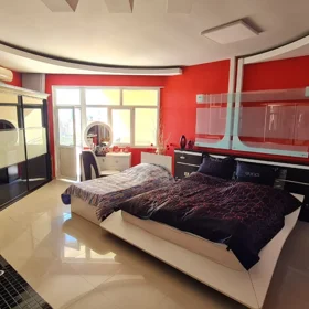In Baku 160.0 m² apartment is for sale - Image 8