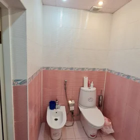 In Baku 160.0 m² apartment is for sale - Image 9