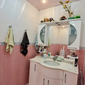 In Baku 160.0 m² apartment is for sale - Image 10