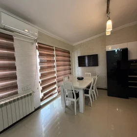 In Baku 140.0 m² apartment is for sale - Image 5