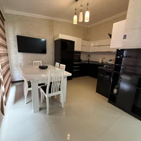 In Baku 140.0 m² apartment is for sale - Image 8