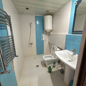 In Baku 90.0 m² apartment is for rent - Image 5