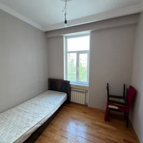 In Baku 90.0 m² apartment is for rent - Image 10