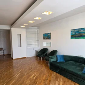 In Baku 186.0 m² apartment is for rent - Image 4