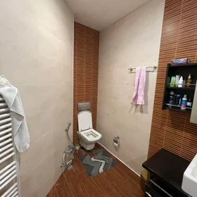 In Baku 120.0 m² apartment is for rent - Image 9