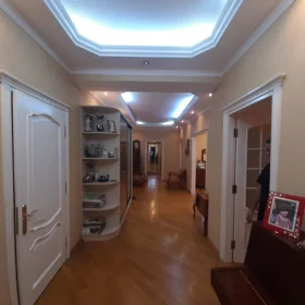 In Baku 152.0 m² apartment is for sale - Image 2