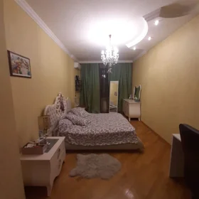 In Baku 152.0 m² apartment is for sale - Image 3
