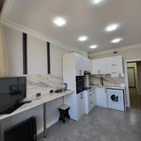 In Baku 90.0 m² apartment is for rent - Image 3