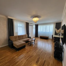 In Baku 90.0 m² apartment is for rent - Image 9