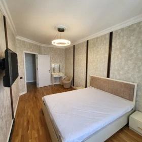 In Baku 90.0 m² apartment is for rent - Image 10