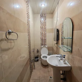 In Baku 80.0 m² apartment is for rent - Image 8
