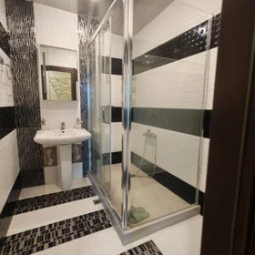 In Baku 80.0 m² apartment is for rent - Image 10