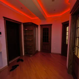 In Baku 100.0 m² apartment is for rent - Image 8