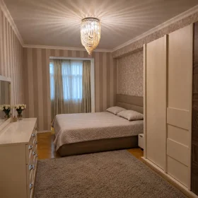 In Baku 80.0 m² apartment is for rent - Image 3