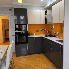 In Baku 80.0 m² apartment is for rent - Image 9