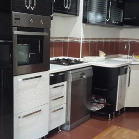 In Baku 1000.0 m² apartment is for rent - Image 2