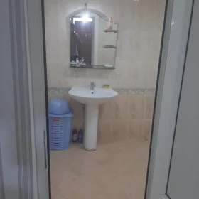 In Baku 70.0 m² apartment is for rent - Image 8