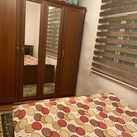 In Baku 90.0 m² house with 3.0 rooms is for rent - Image 2