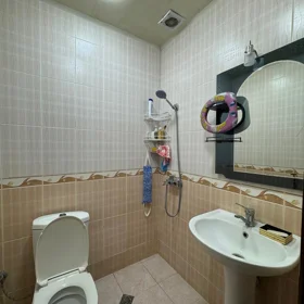 In Baku 170.0 m² apartment is for sale - Image 8