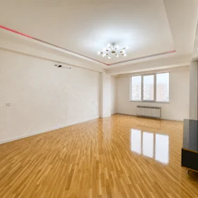 In Baku 100.0 m² apartment is for sale - Image 7