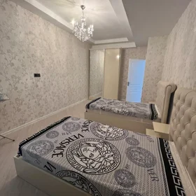 In Baku 140.0 m² apartment is for rent - Image 9