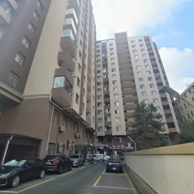 In Baku 148.0 m² apartment is for sale - Image 3