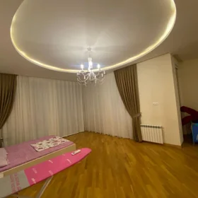 In Baku 220.0 m² apartment is for rent - Image 2