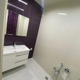 In Baku 220.0 m² apartment is for rent - Image 4