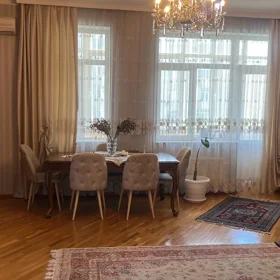 In Baku 155.0 m² apartment is for rent - Image 5