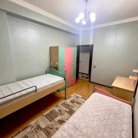 In Baku 90.0 m² apartment is for sale - Image 4