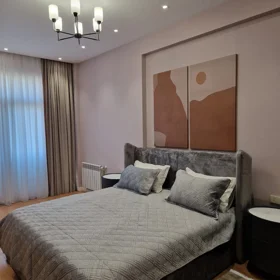 In Baku 180.0 m² apartment is for rent - Image 2