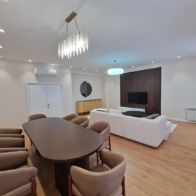 In Baku 180.0 m² apartment is for rent - Image 6